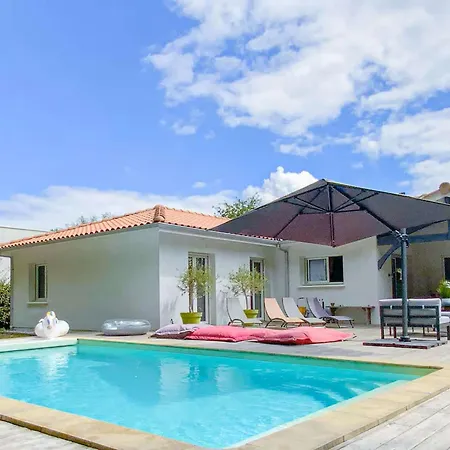 Villa Proche Avec Piscine Chauffee - Fr-1-831-20 *