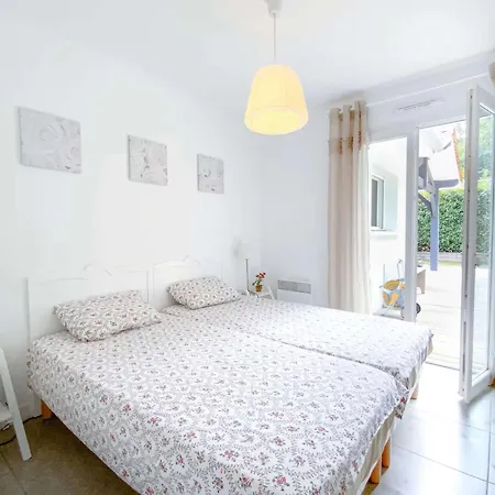 Proche Avec Piscine Chauffee - Fr-1-831-20 Villa *